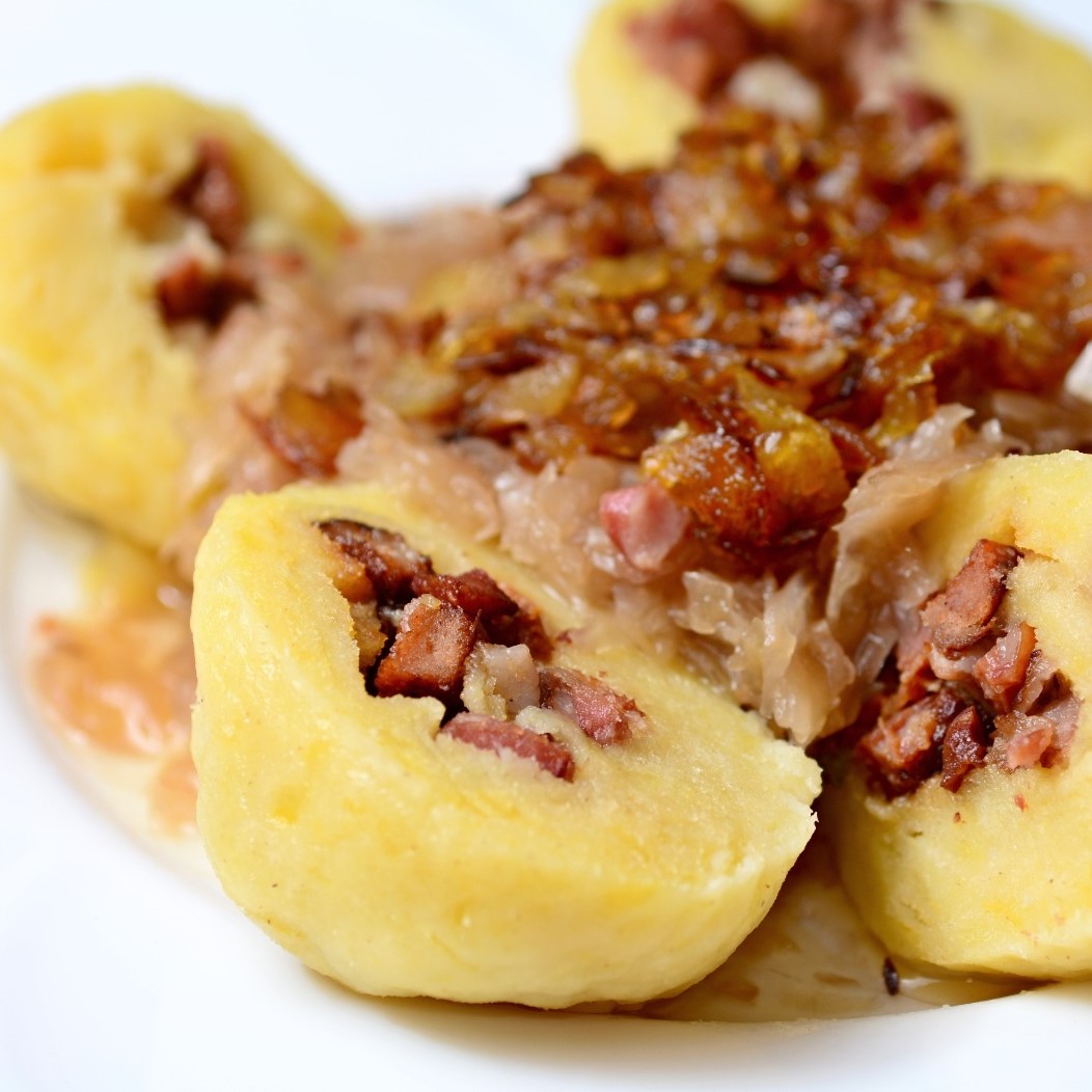 DUMPLINGS FILLED WITH SMOKED MEAT